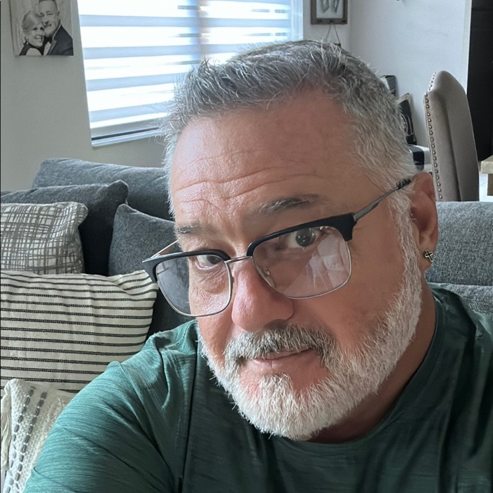 Meet your Posher, Guillermo